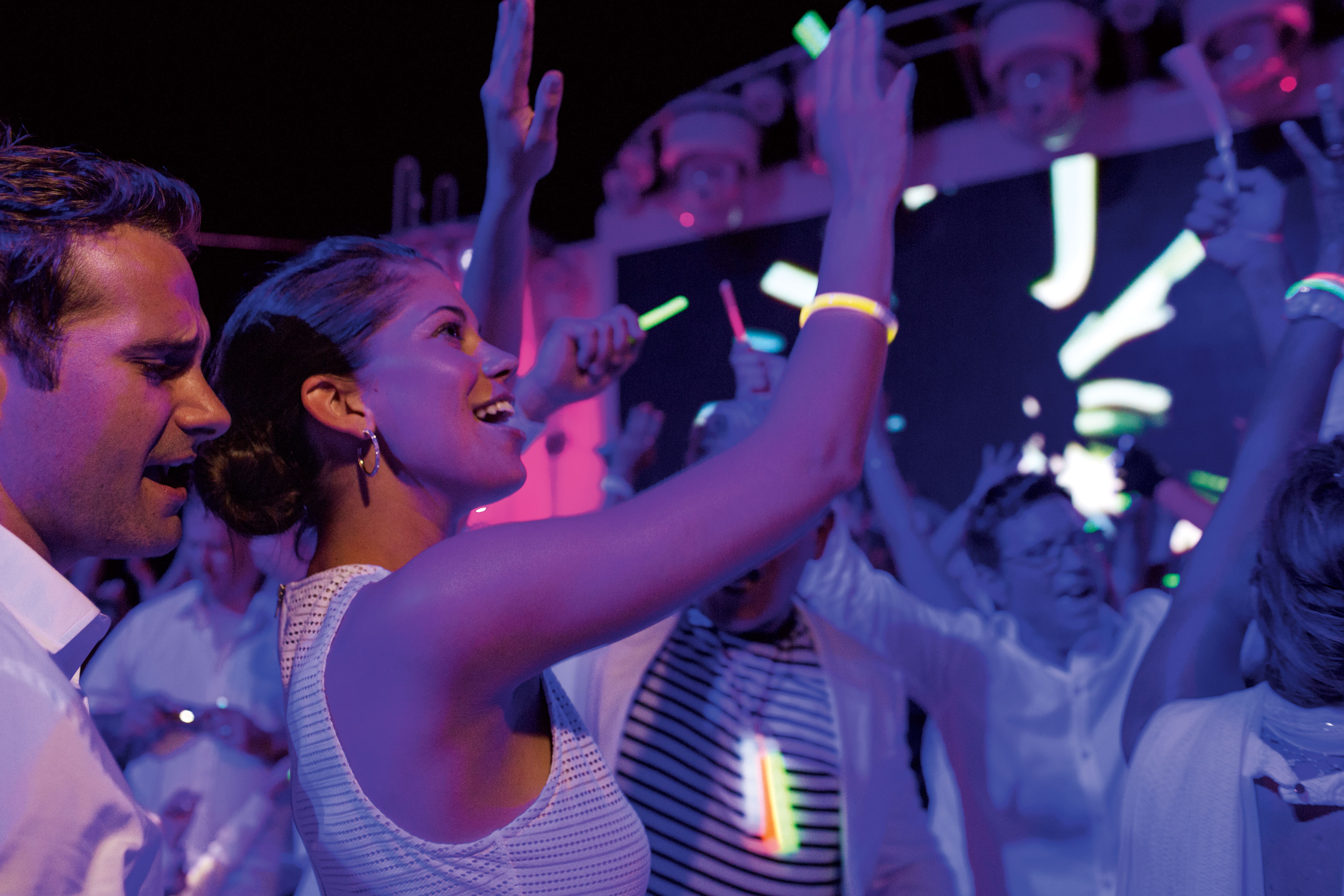 The nightclub Spice H2O with a dance floor under the stars