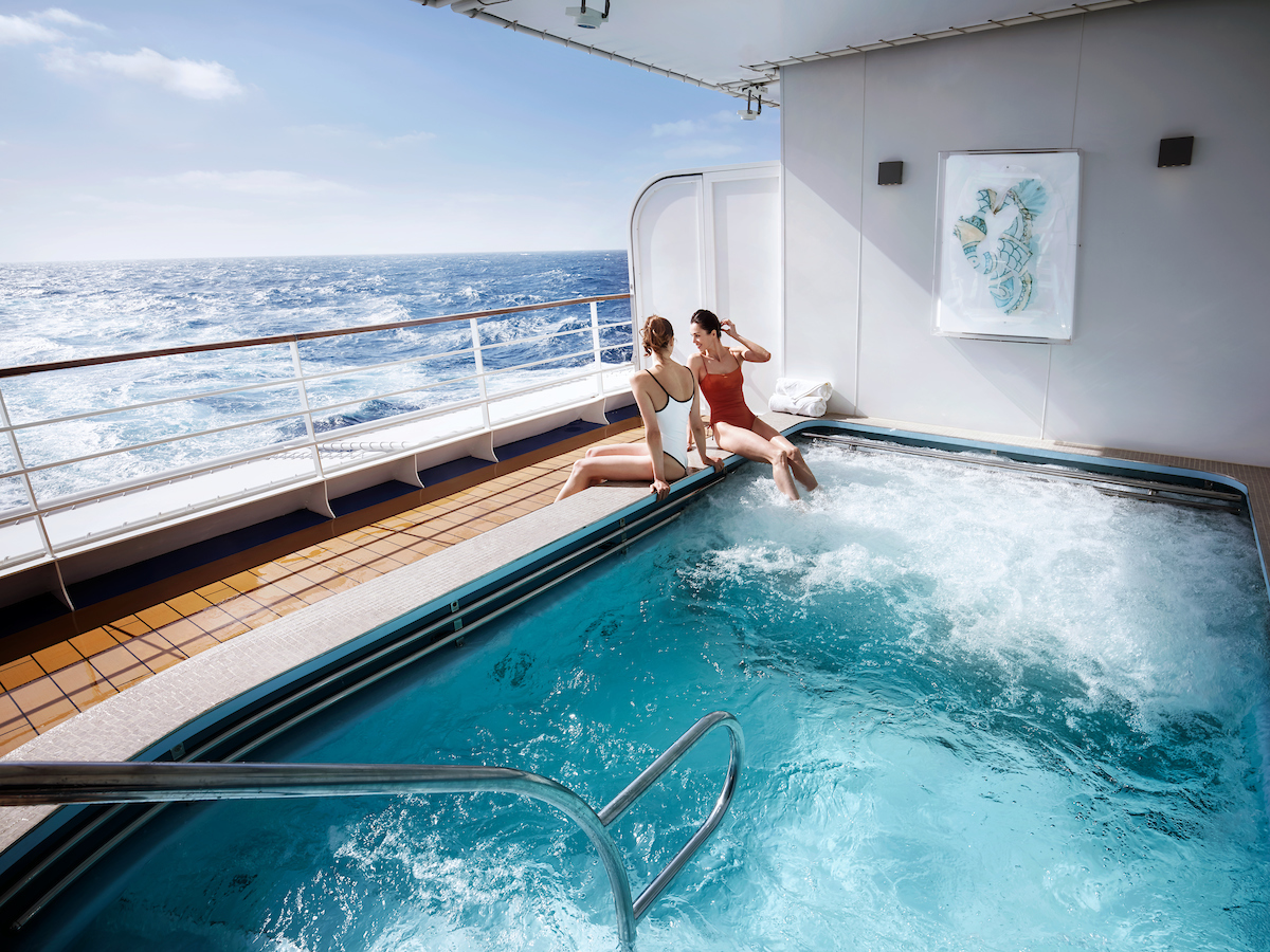 The outdoor jacuzzi