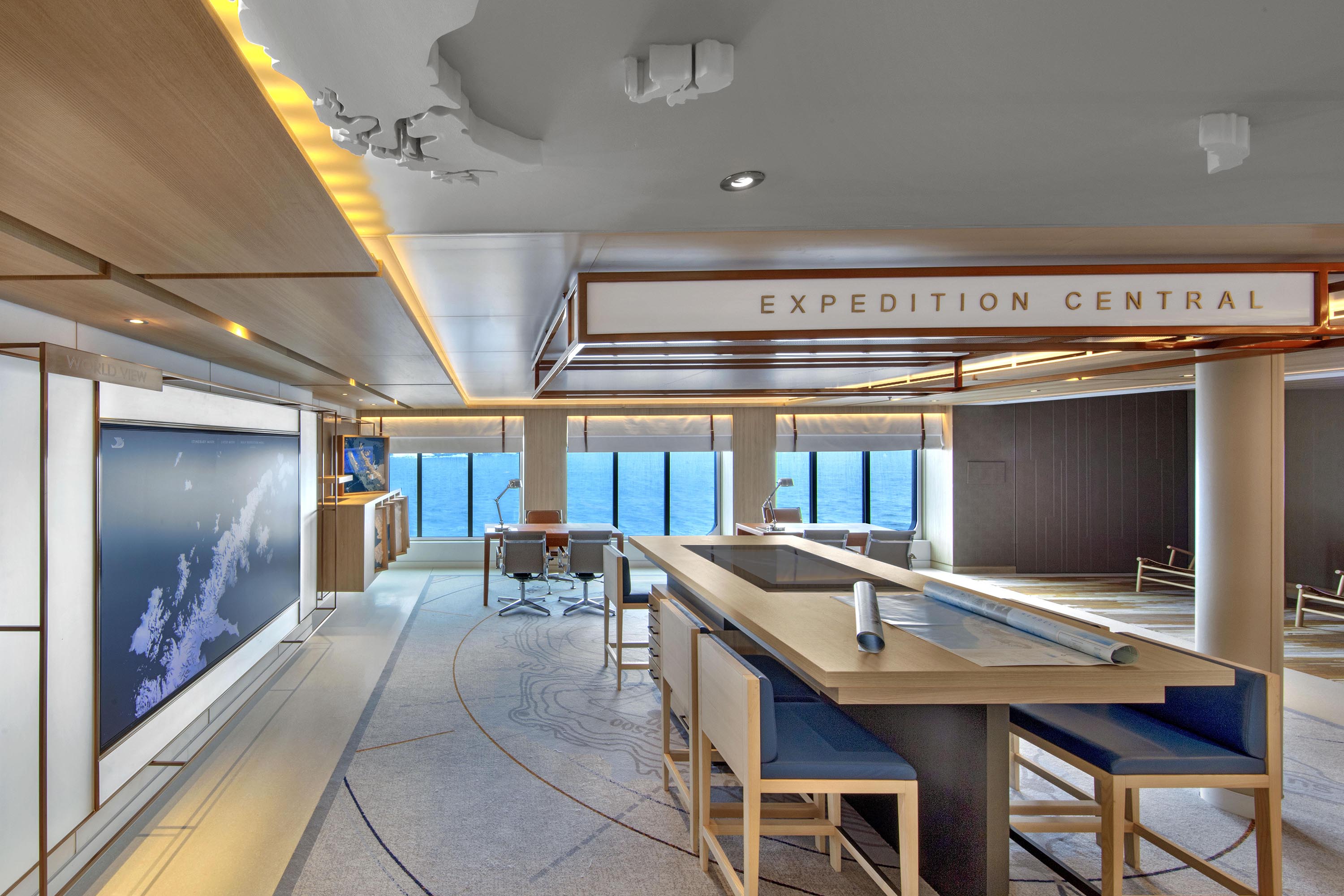 Expedition Central Desk