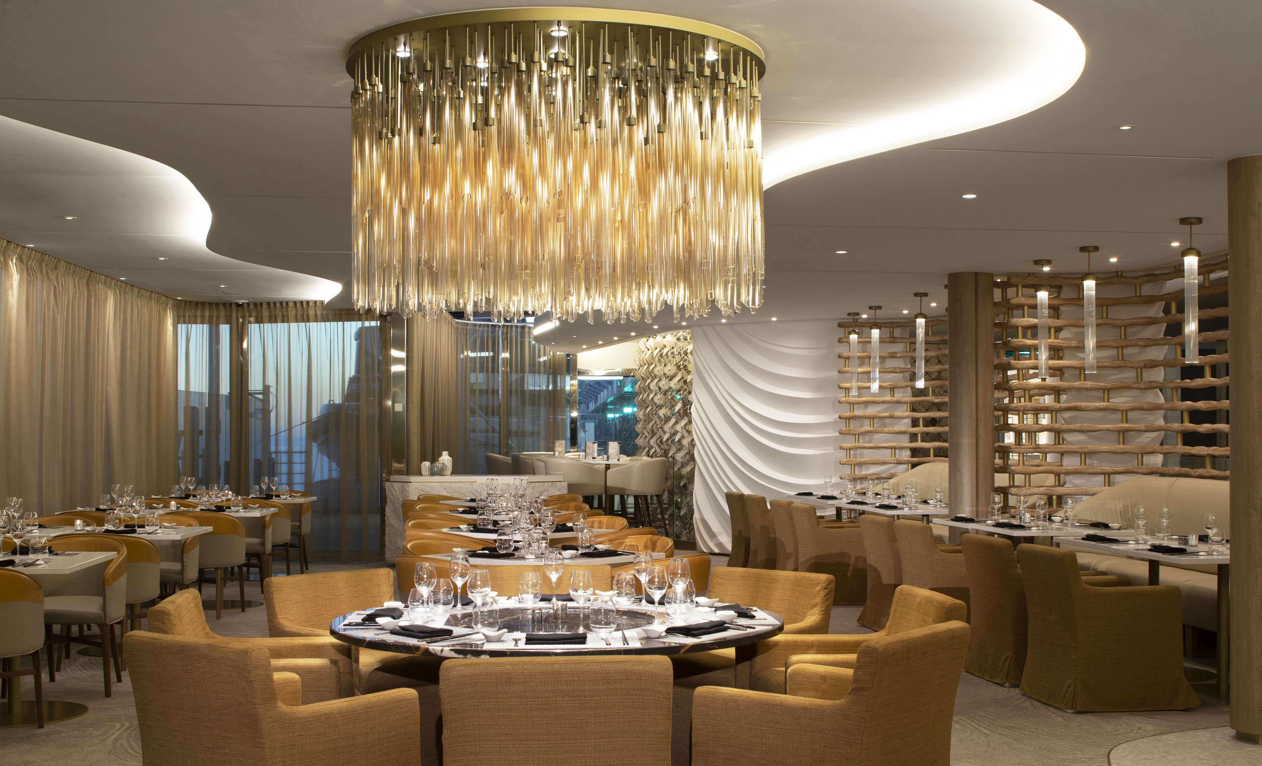 Asian restaurant Raw on five