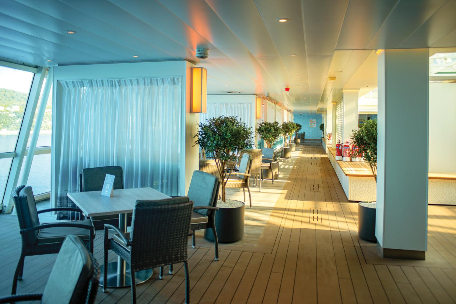 The Glass House serves lunch & dinner