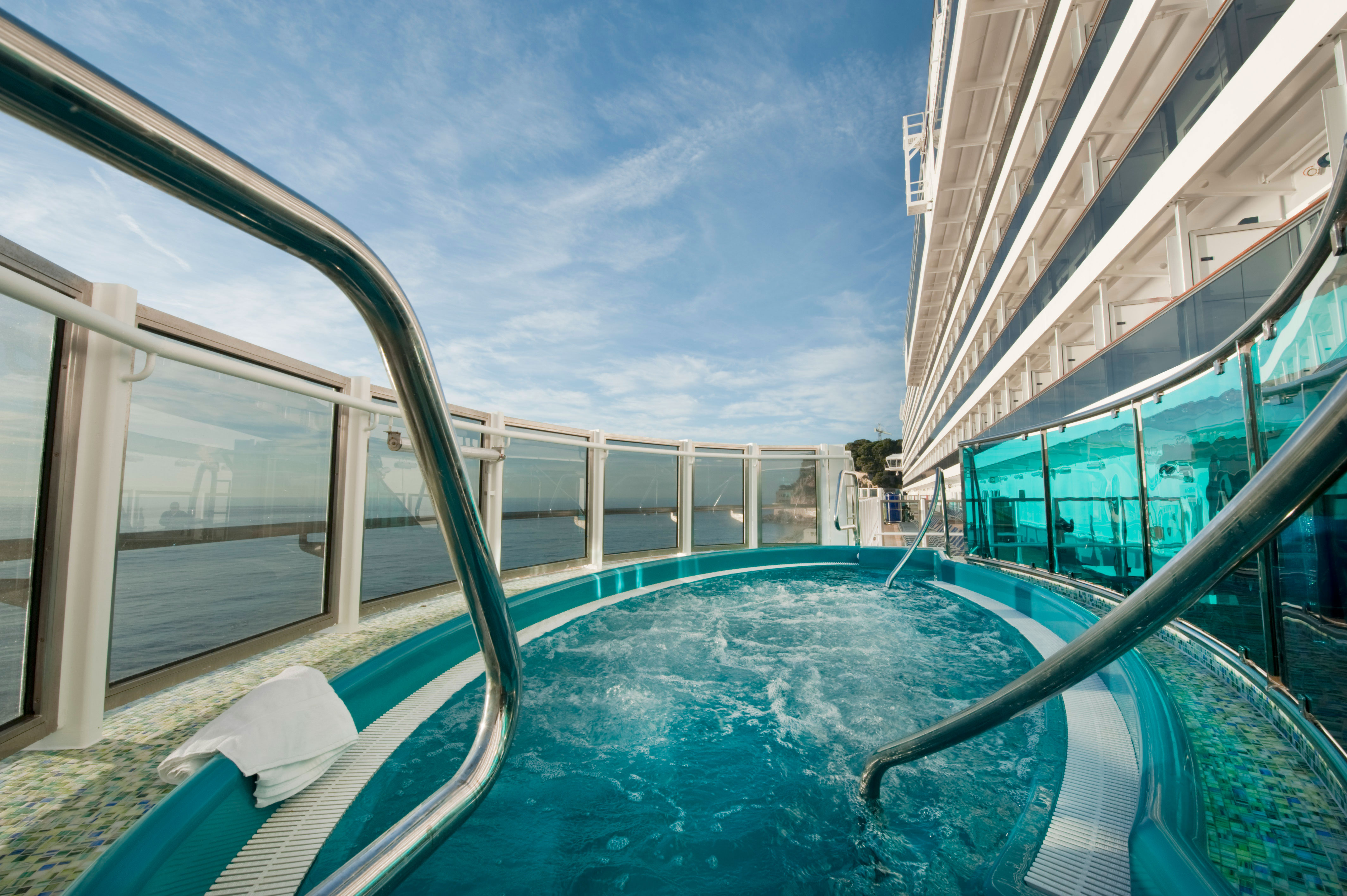 Current location for Carnival Dream