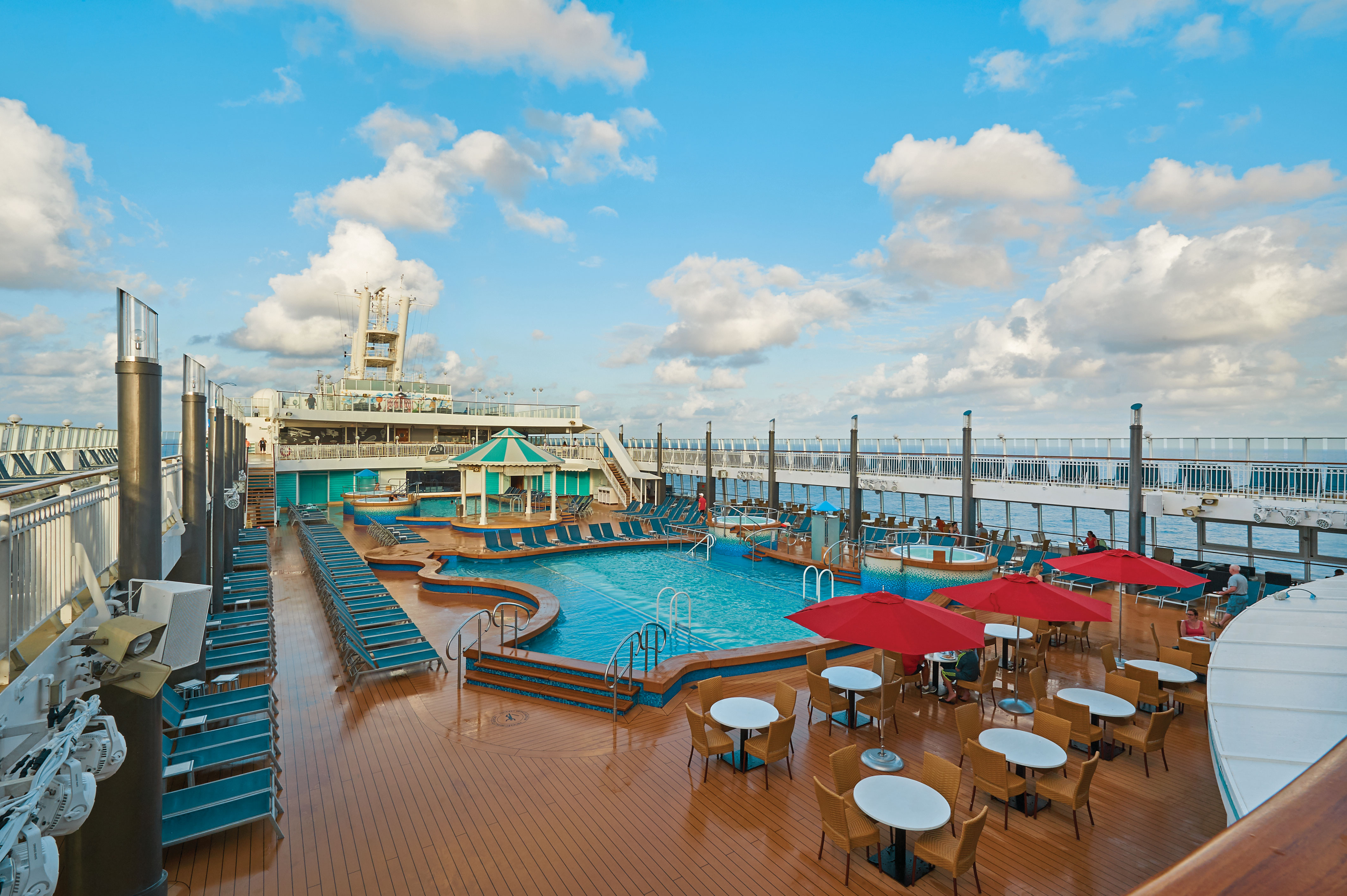 Current location for Norwegian Pearl