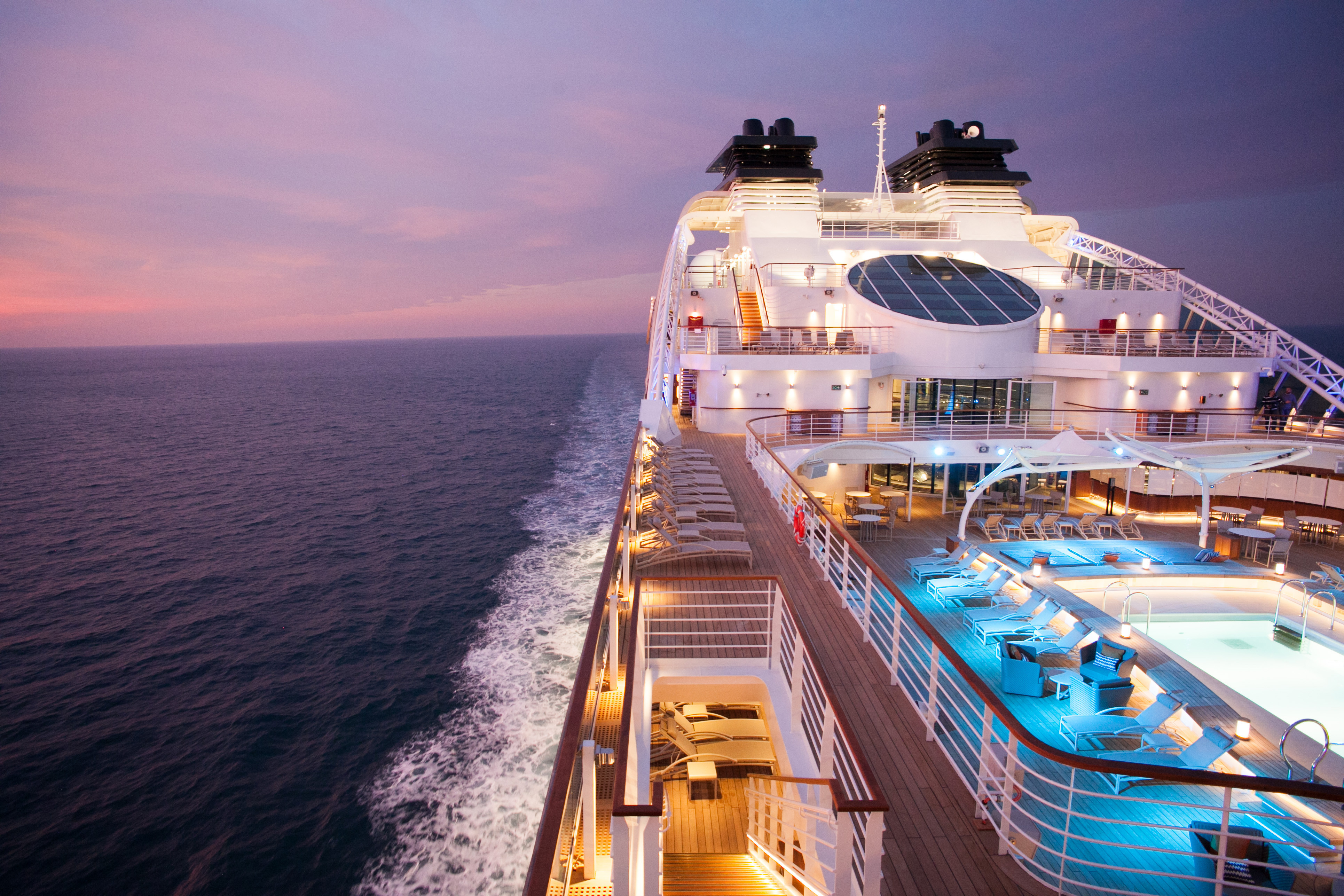 Current location for Seabourn Encore