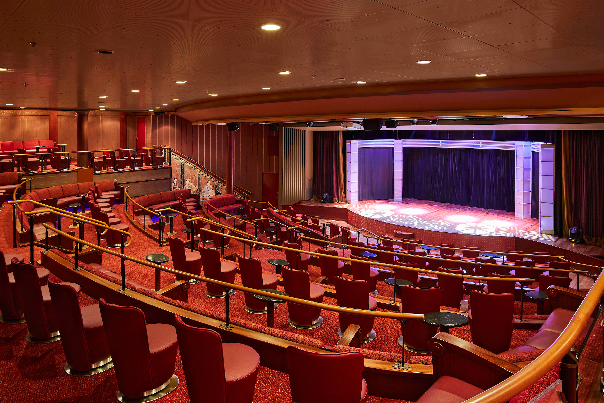 Enjoy concerts and shows in the Show Lounge