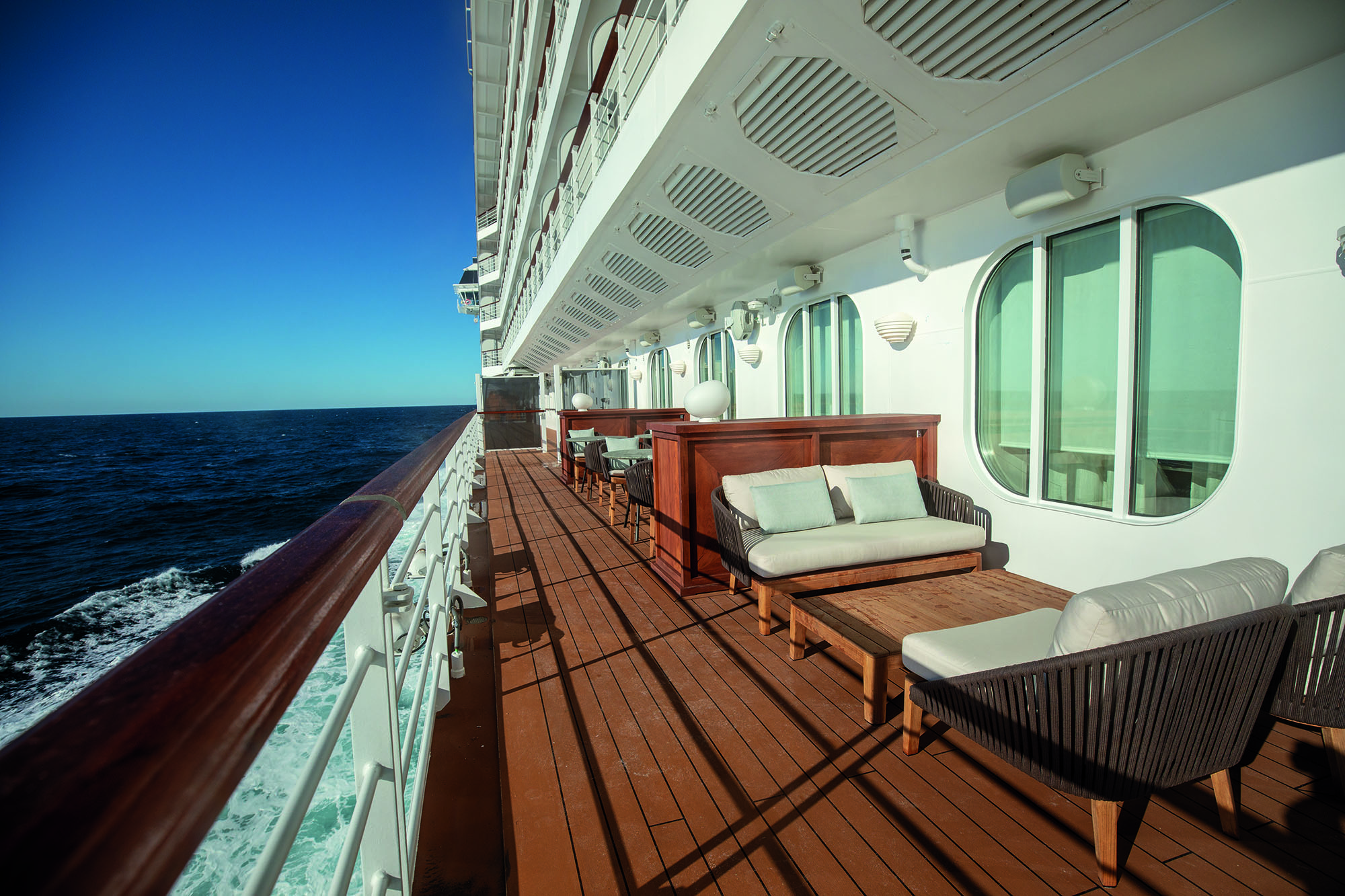Current location for Seven Seas Splendor