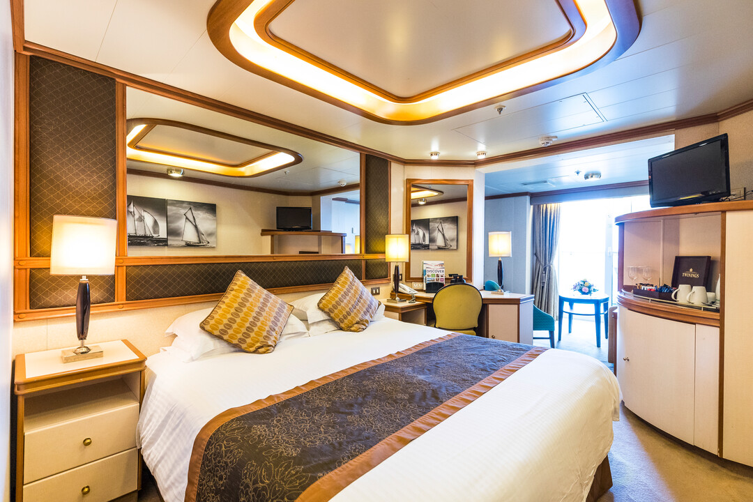 P&O Azura Suite