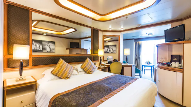 P&O Azura Suite