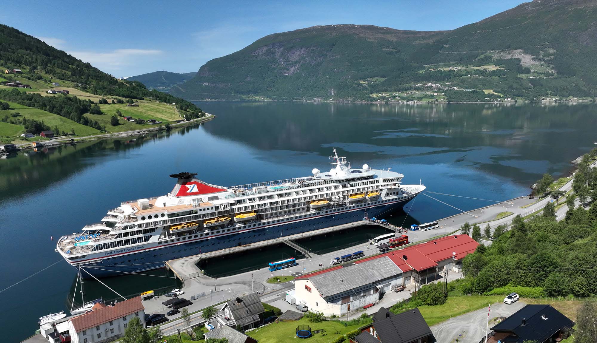Fred Olsen Balmoral in Olden