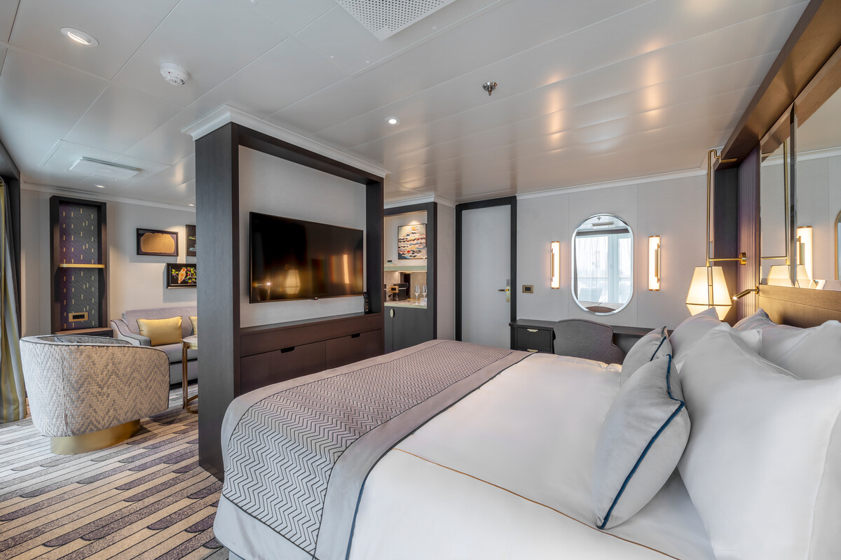 Cunard Queen Anne Queens Grill Suite