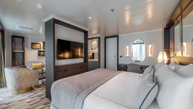 Cunard Queen Anne Queens Grill Suite