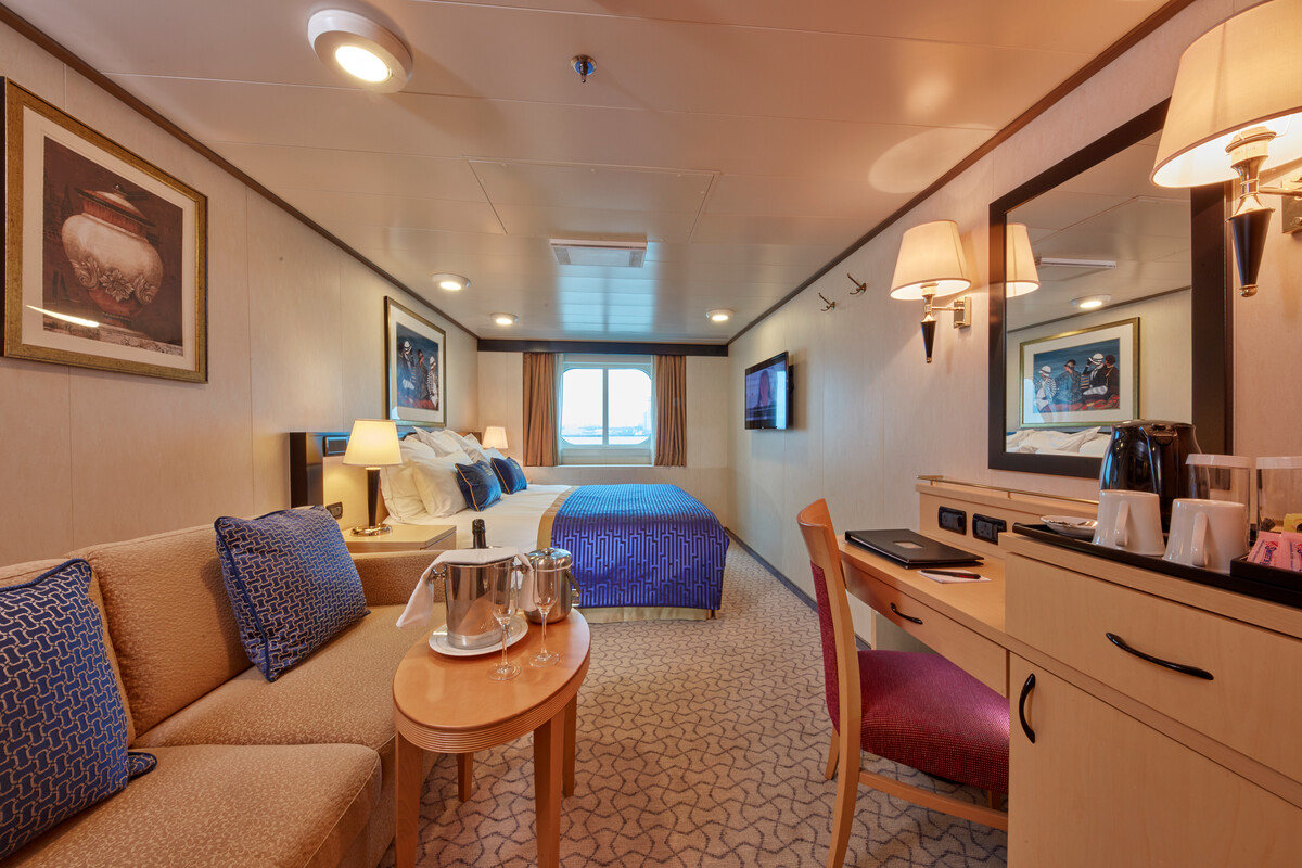 Cunard Queen Elizabeth Britannia Oceanview Outside Cabin