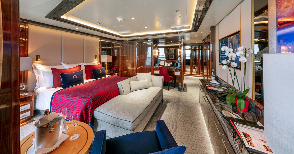 Cunard Queen Victoria Queens Grill Suite Q4