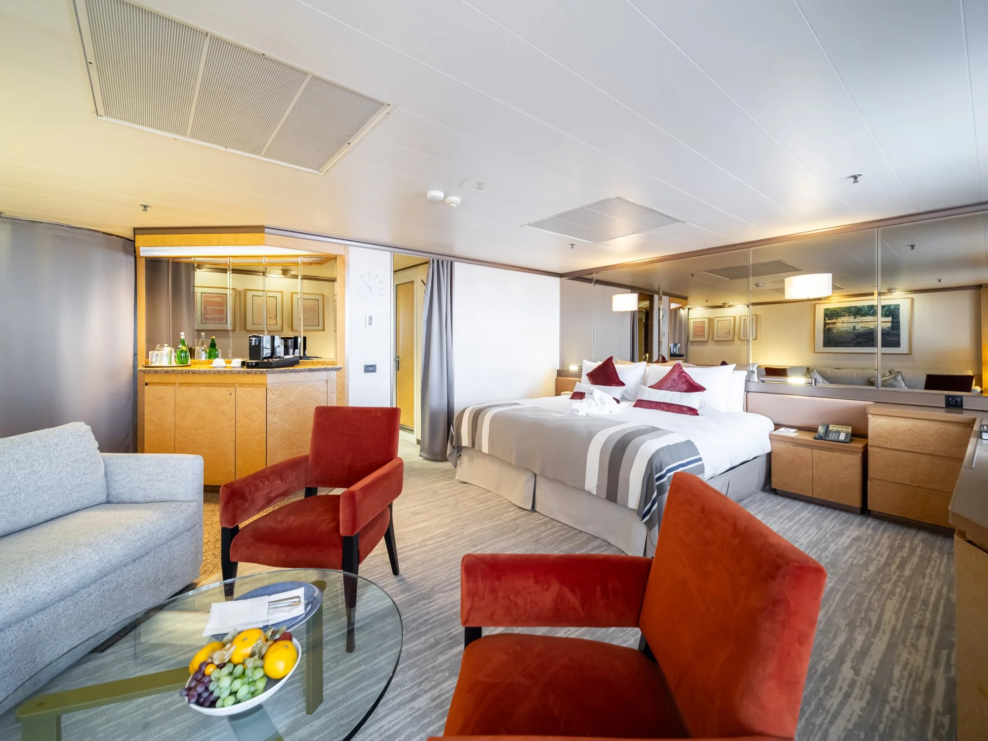 Ambassador Renaissance Suite