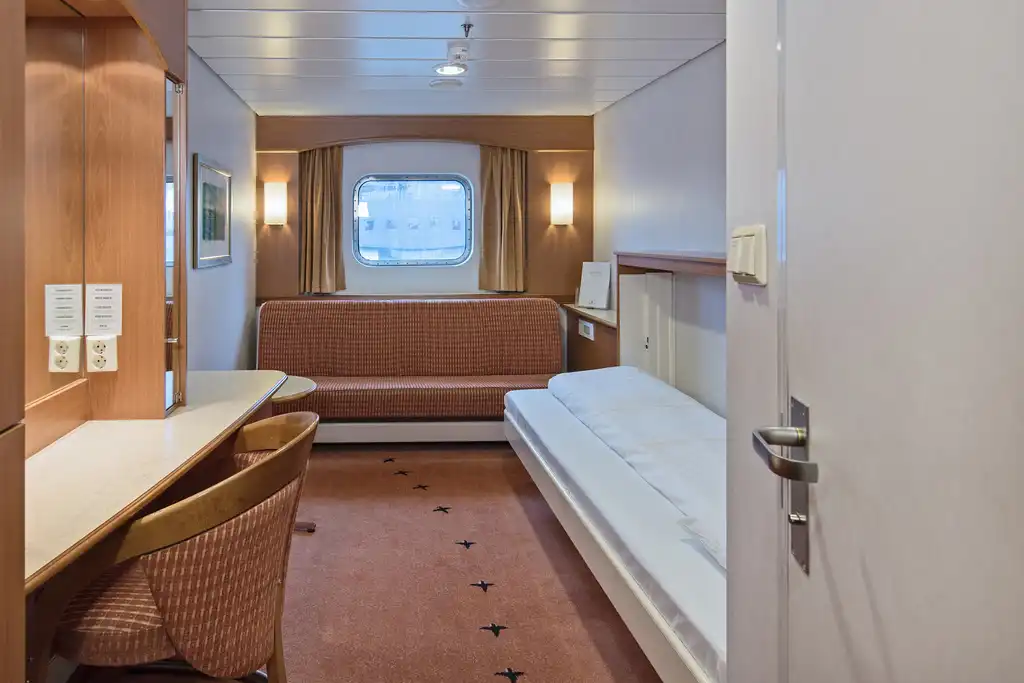 Hurtigruten MS Midnatsol Polar Outside Cabin O2