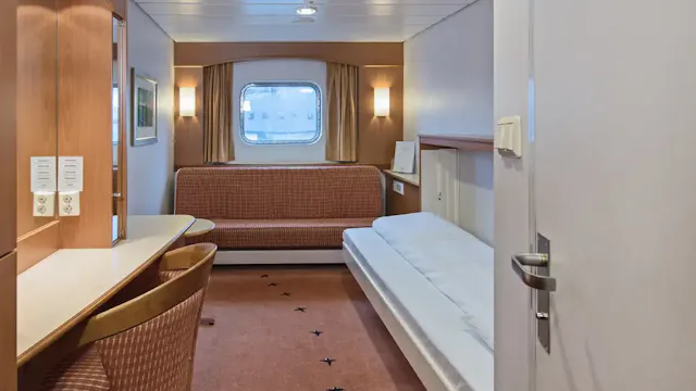 Hurtigruten MS Midnatsol Polar Outside Cabin O2