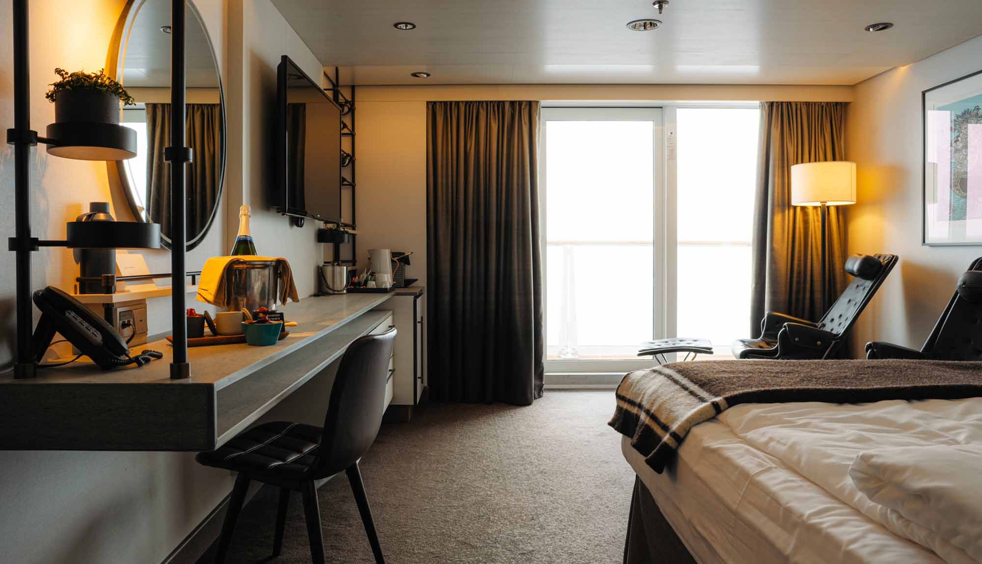 HX MS Roald Amundsen Expedition Suite