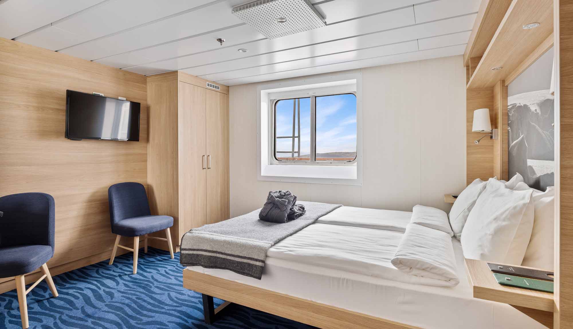 HX MS Spitsbergen Arctic Superior Cabin YA