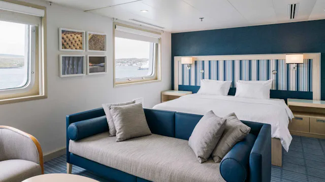 HX MS Santa Cruz II Darwin Suite