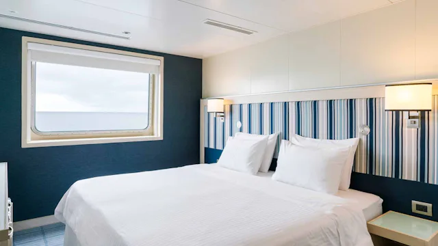 HX MS Santa Cruz II Explorer Cabin EE