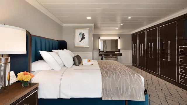Oceania Insignia Owners Suite