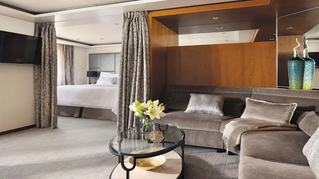 Regent Seven Seas Voyager Seven Seas Suite