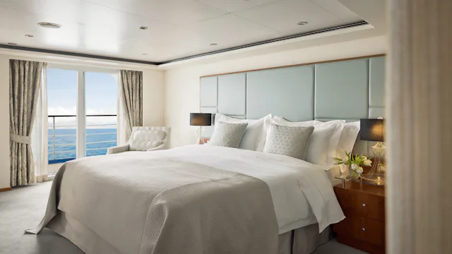 Regent Seven Seas Voyager Signature Suite