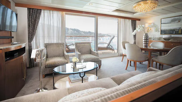 Regent Seven Seas Mariner Seven Seas Suite living room