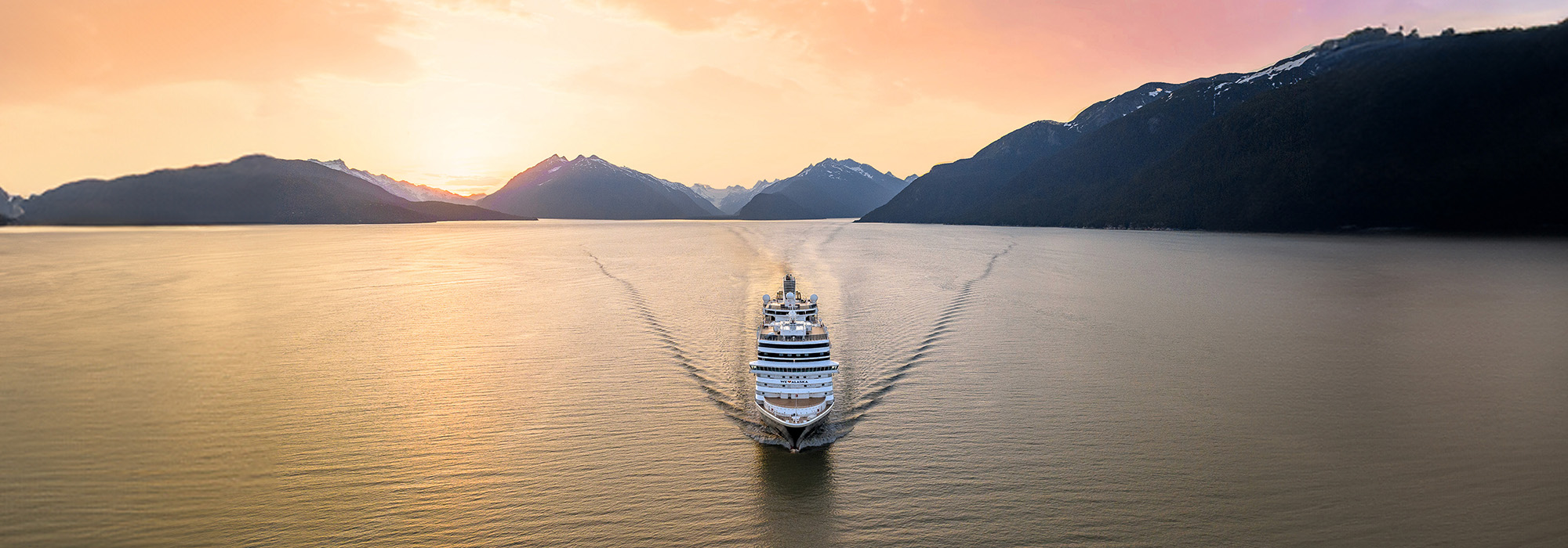 Holland America Nieuw Amsterdam Cruise Ship