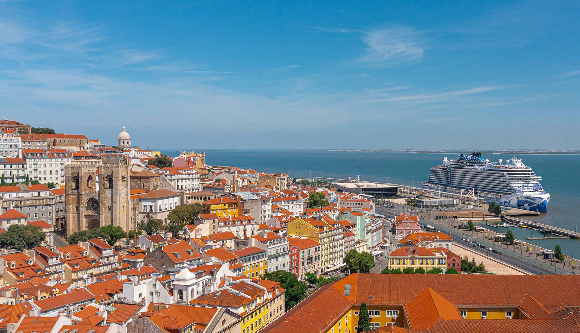 Norwegian Viva Ship in Lisbon
