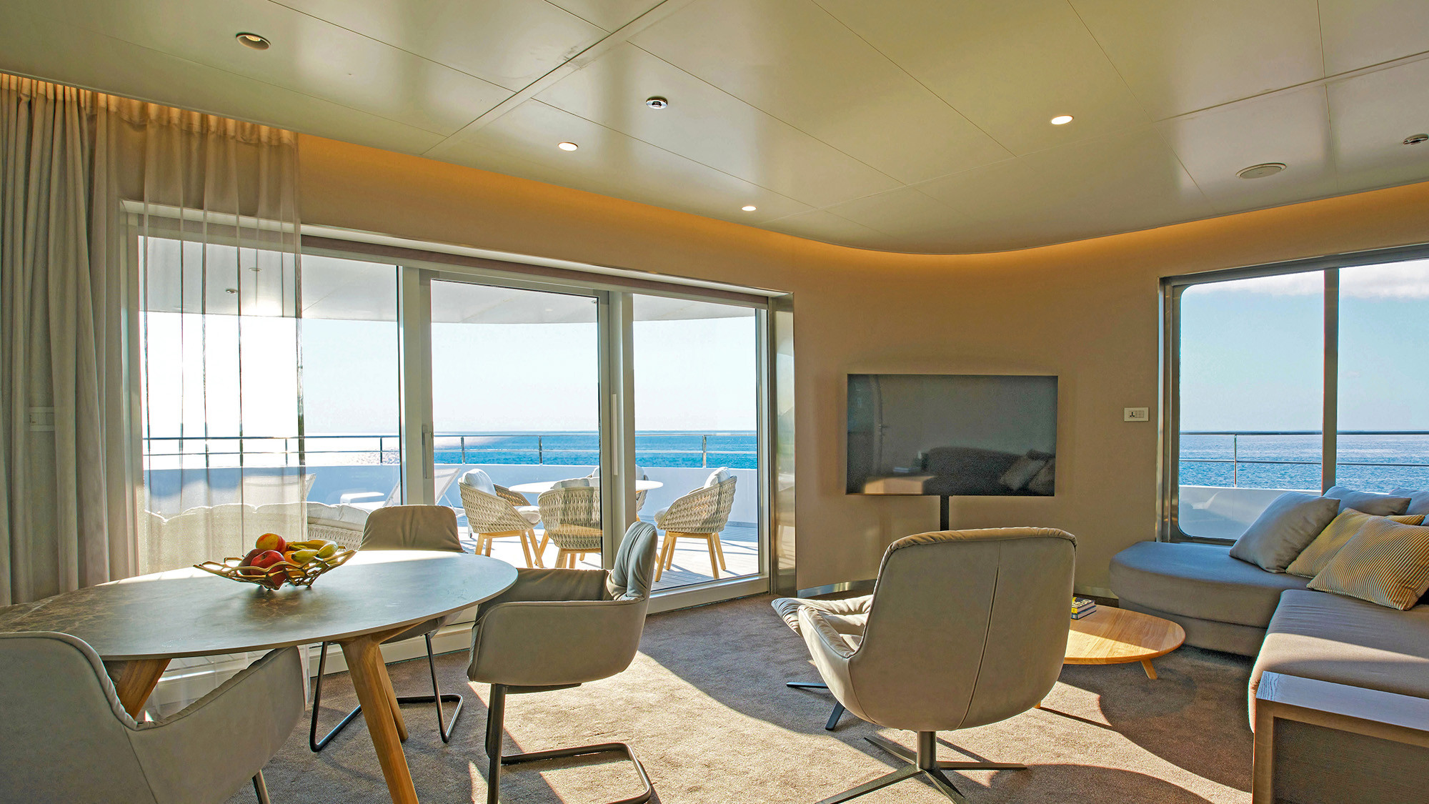 Emerald Yacht Emerald Azzurra Owner's Suite