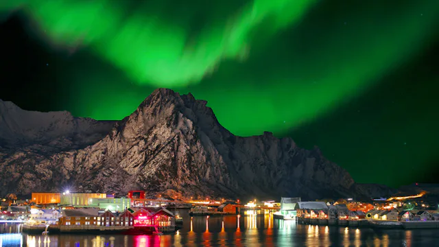 A winter cruise with Hurtigruten gives you a great opportunity to see the Northern Lights
