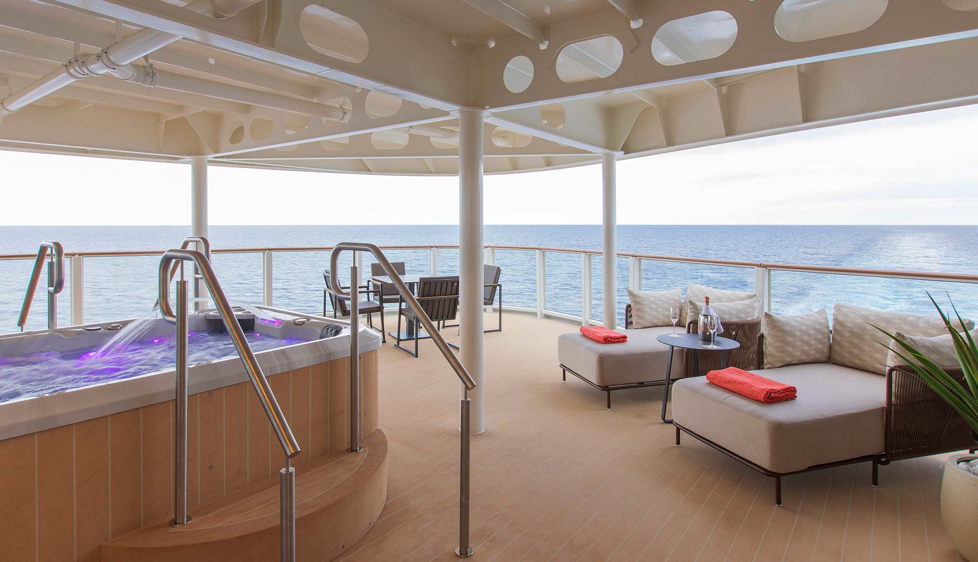 Silversea Silver Nova Otium Suite whirlpool