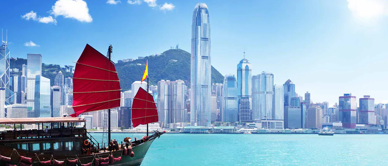 Junkboat cruising Hong Kong harbour