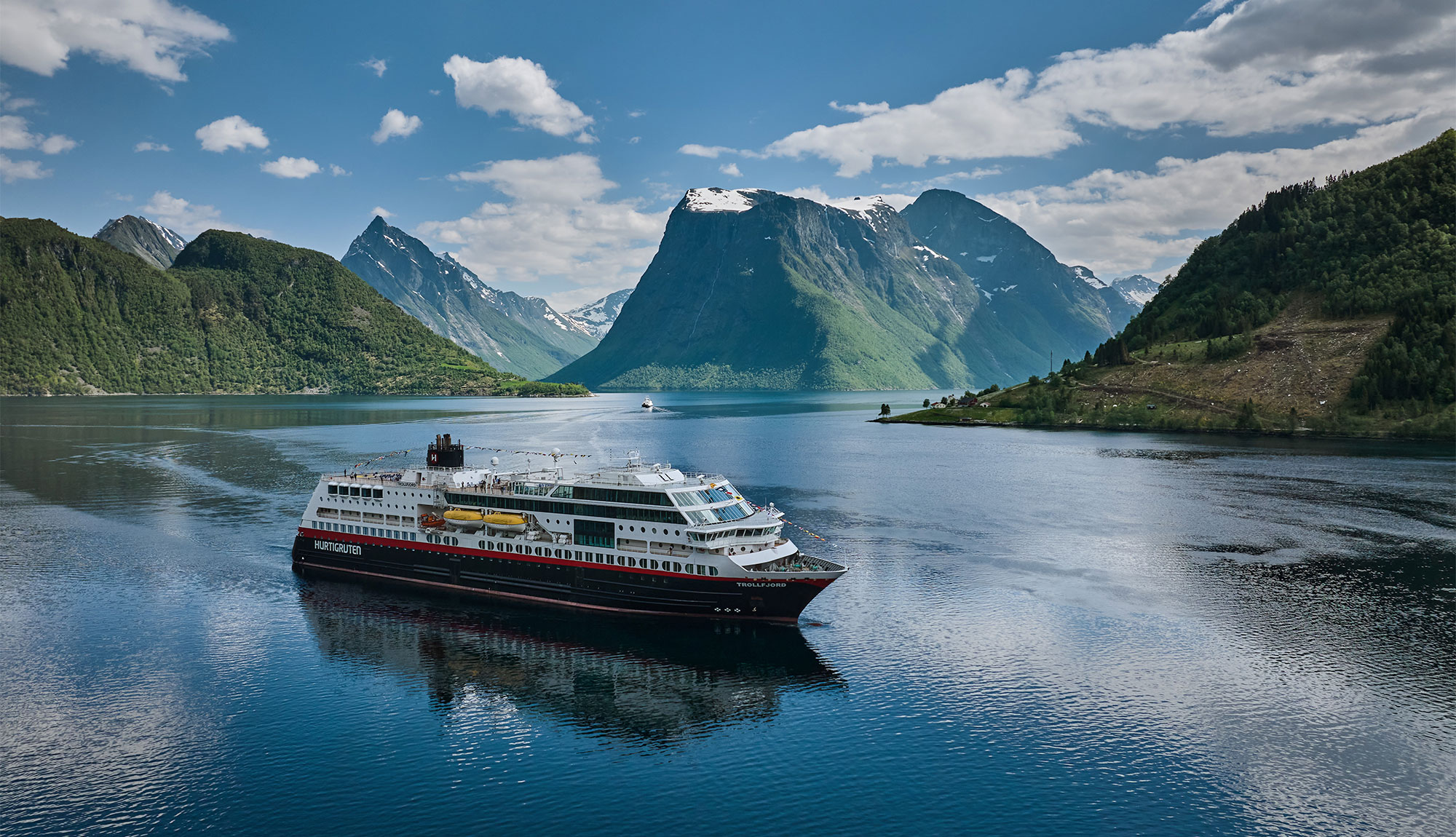Hurtigruten MS Trollfjord