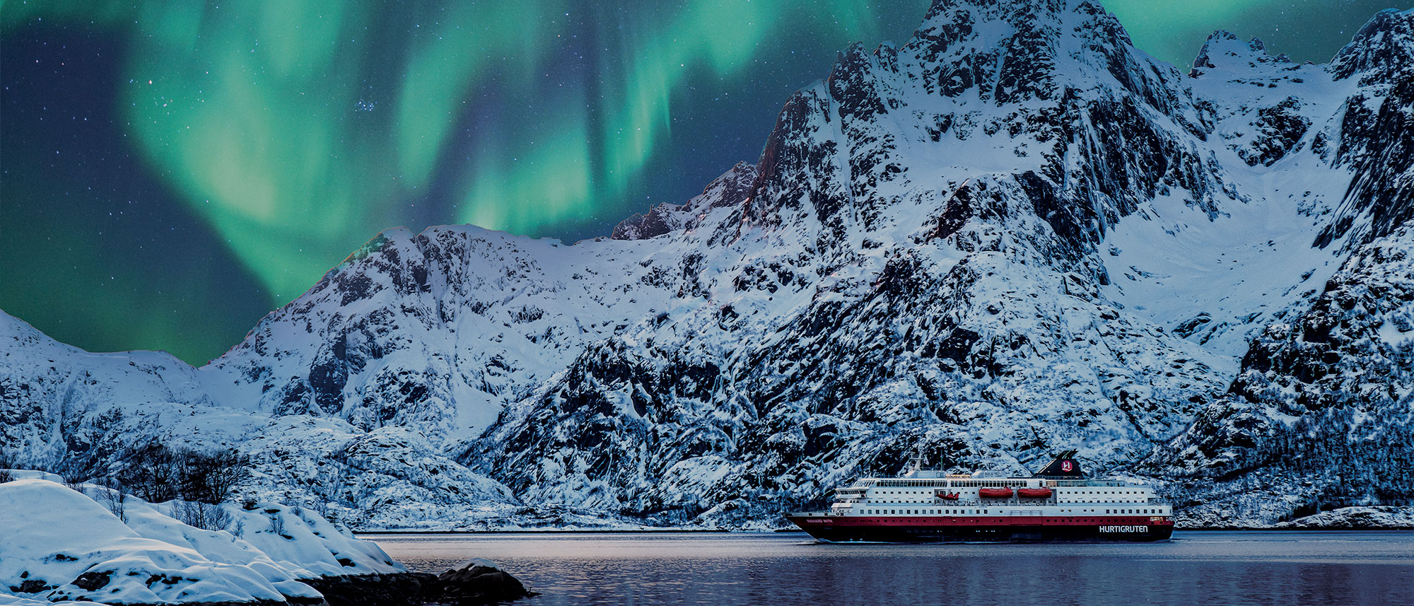MS Richard With under the Northern Lights