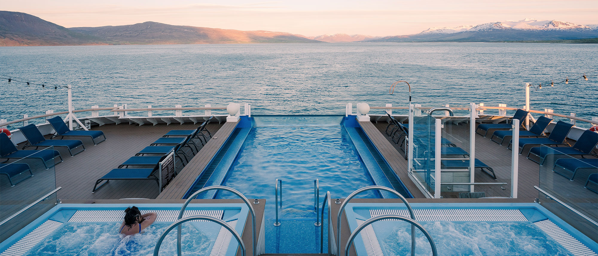 Hot tubs and infinity pool onboard ms Fridtjof Nansen