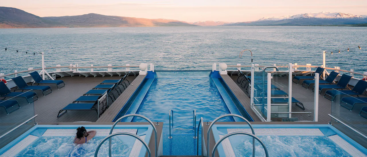 Hot tubs and infinity pool onboard ms Fridtjof Nansen