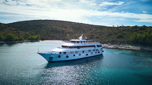 MV Corona Riviera Travel