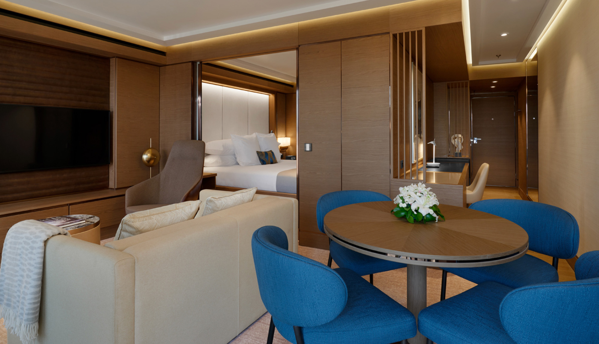 Ritz Carlton Yacht Collection - Evrima - Signature Suite