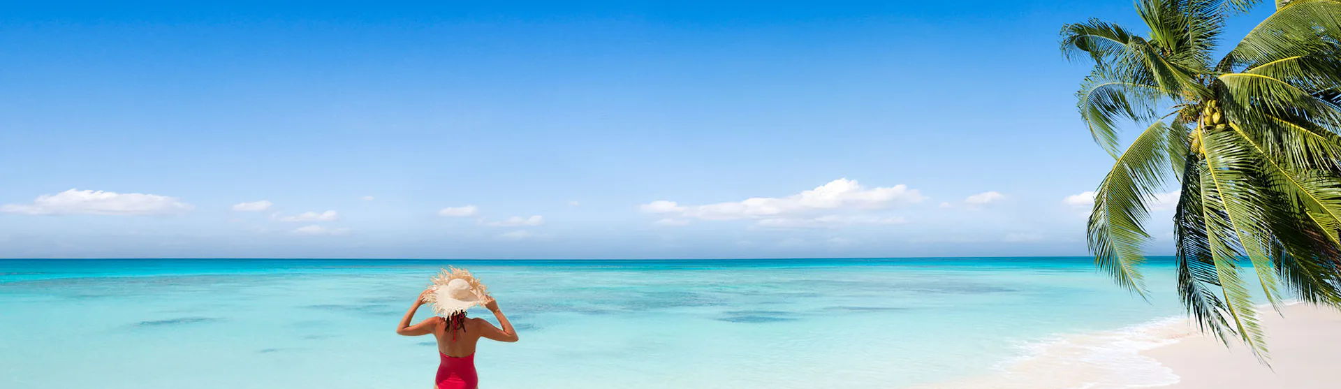 P&O Cruises Lady in the sea in the Caribbean