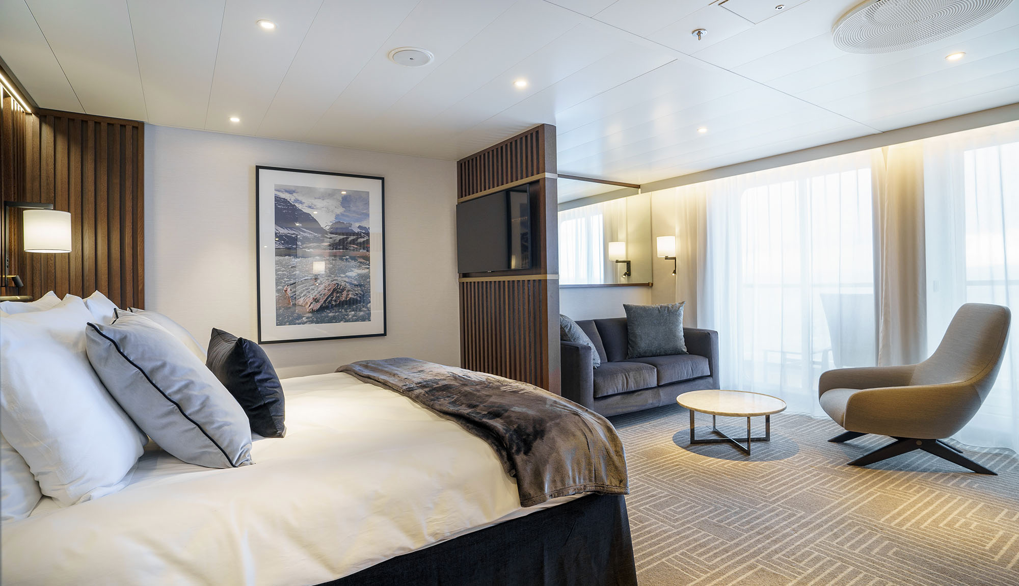 Quark Expeditions - Ultramarine - Penthouse Suite