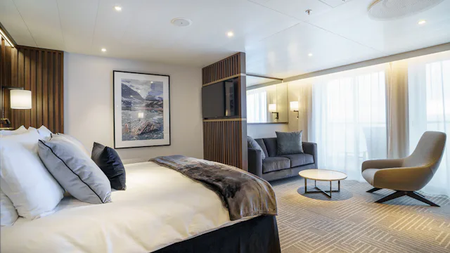 Quark Expeditions - Ultramarine - Penthouse Suite