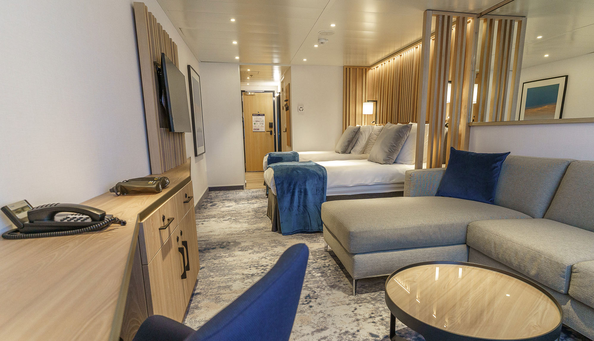 Quark Expeditions - Ultramarine - Explorer Suite