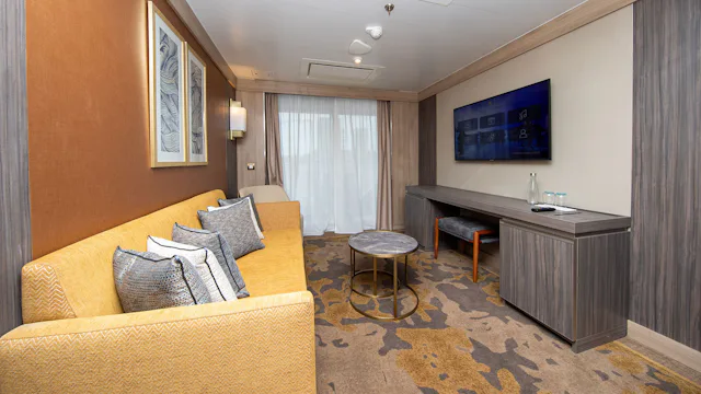Quark Expeditions - World Explorer - Deluxe Suite