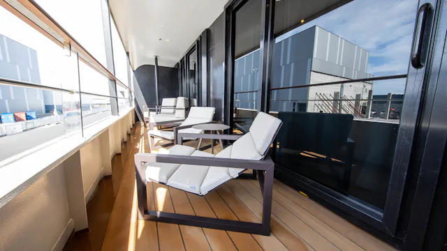 Quark Expeditions - World Explorer - Superior Suite