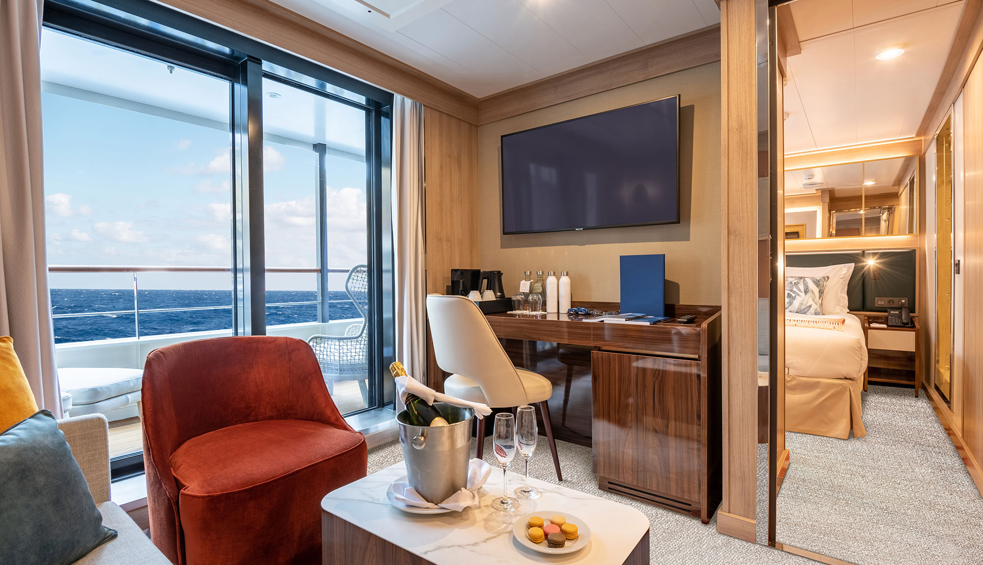 Quark Expeditions - World Voyager - Owner's Suite