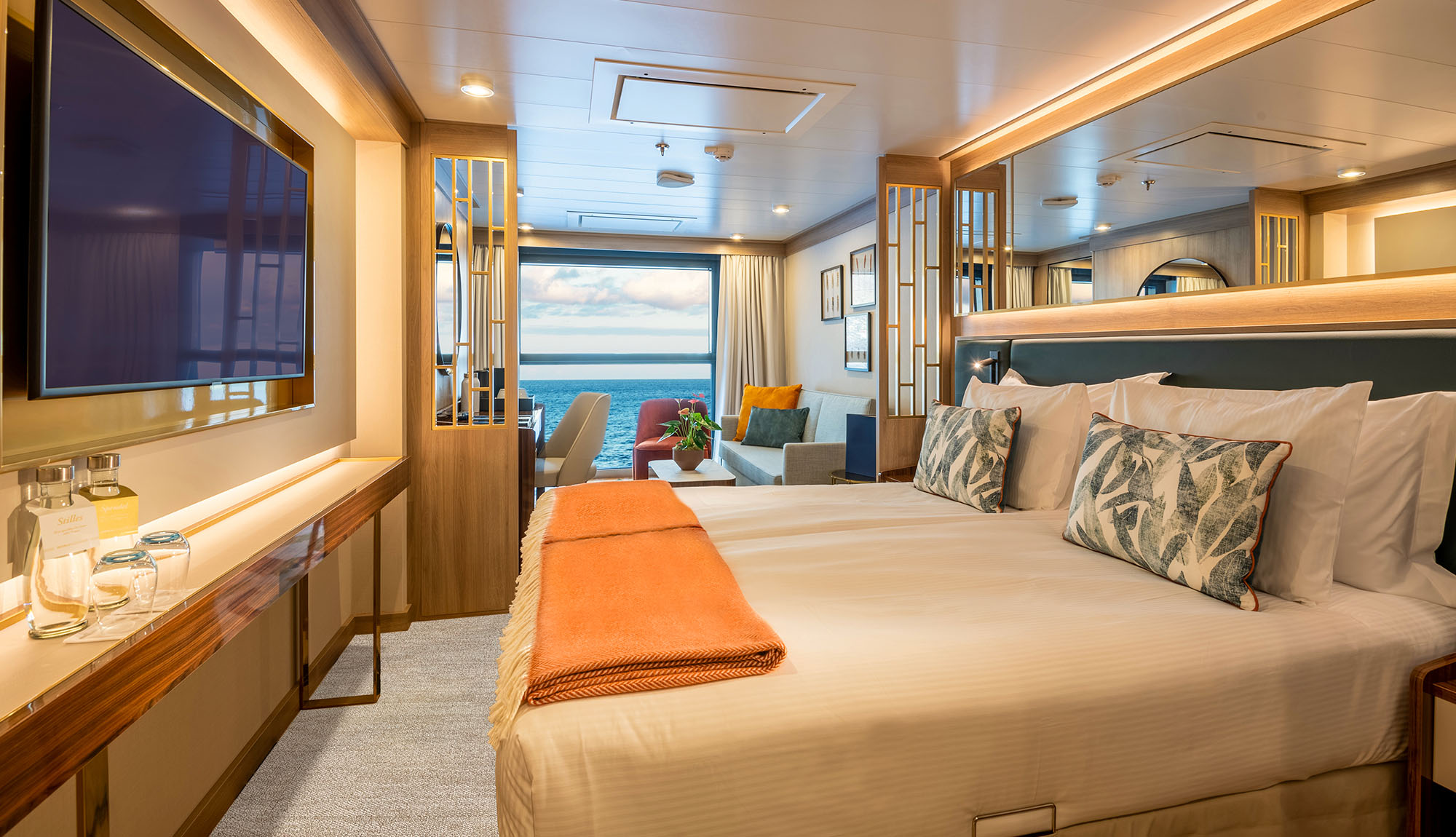 Quark Expeditions - World Voyager - Infinity Suite