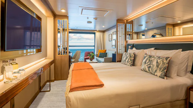 Quark Expeditions - World Voyager - Infinity Suite