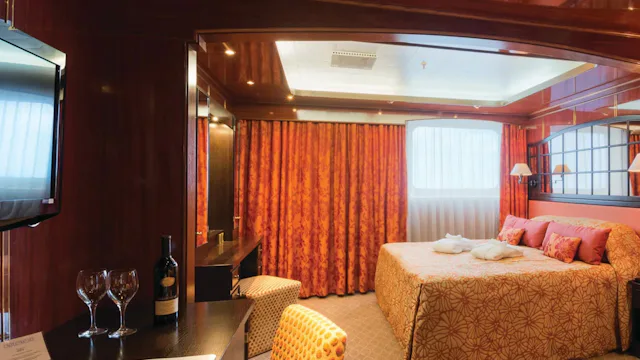 Caledonian Sky Superior Suite